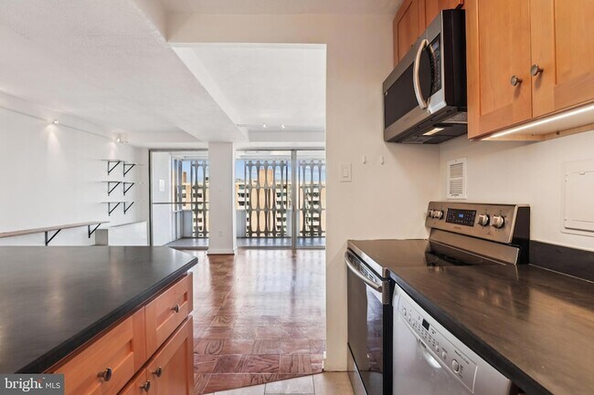 Building Photo - 1301 Delaware Ave SW