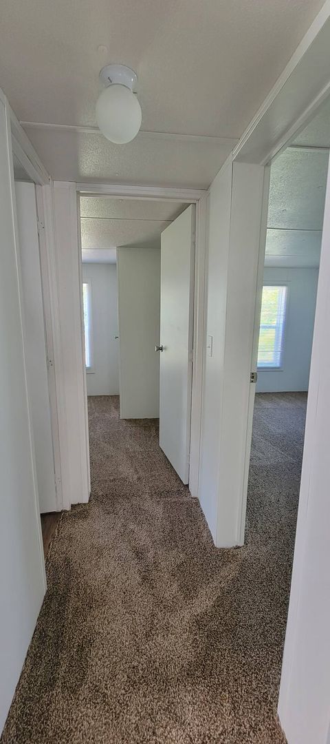 Building Photo - Ready to Move in