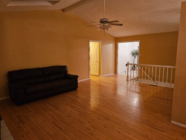 Building Photo - 1163 Colby Dr