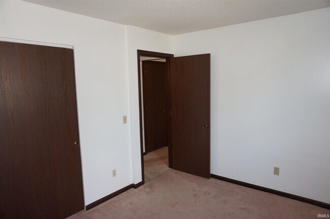 Building Photo - 617 Villa Park Ct