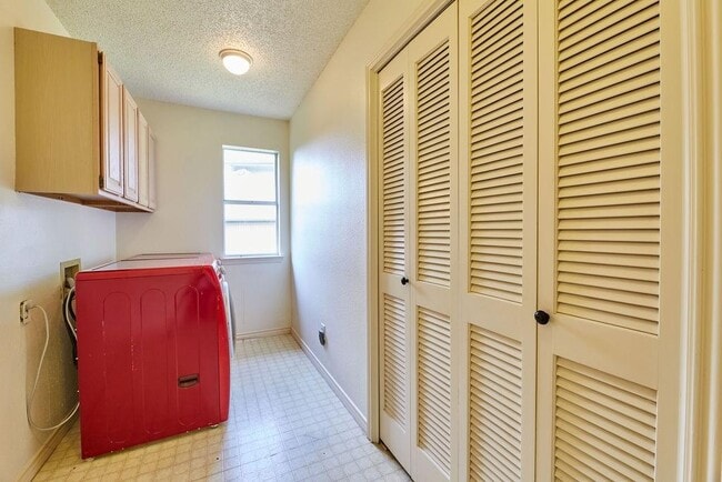 Building Photo - 10905 Galleria Cove