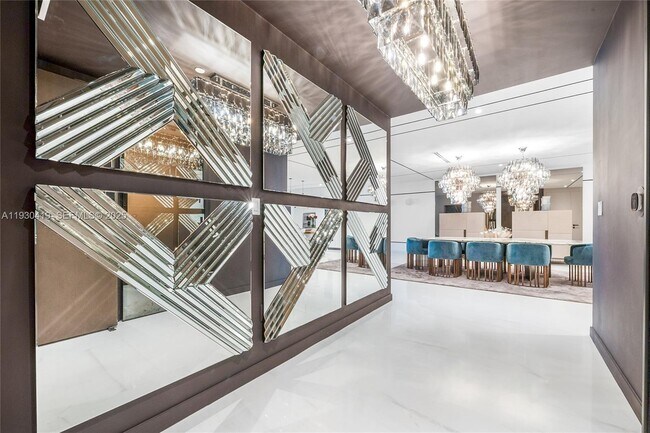 Building Photo - 300 Biscayne Blvd Way