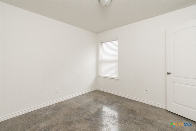 Building Photo - 1004 Barbara Jordan St