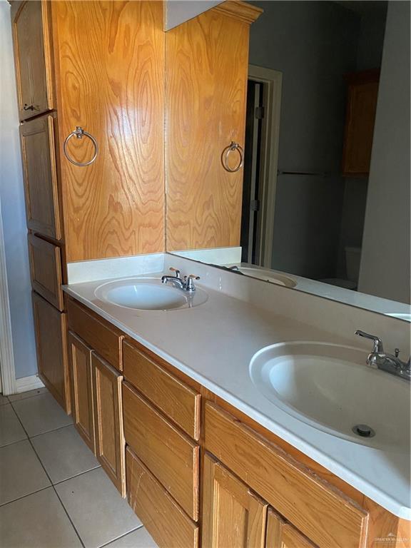 Building Photo - 19 Scottland Dr