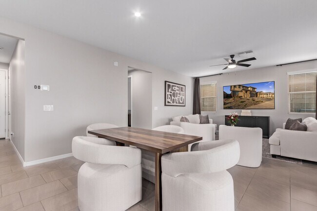 Building Photo - BEAUTIFUL 5 bedroom plus loft!
