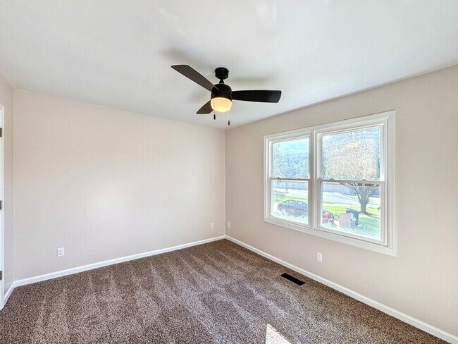 Building Photo - 5021 Bess Moore Rd