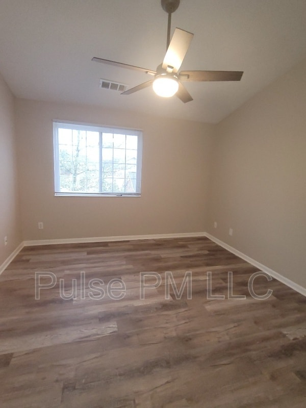 Building Photo - 2990 Sequoia Dr