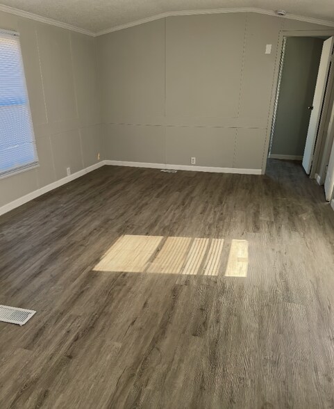 Building Photo - 2552 Smith Ave