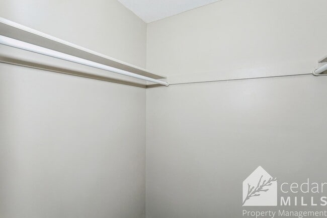 Building Photo - Updated 2 Bedroom Duplex - ANDOVER SCHOOLS!