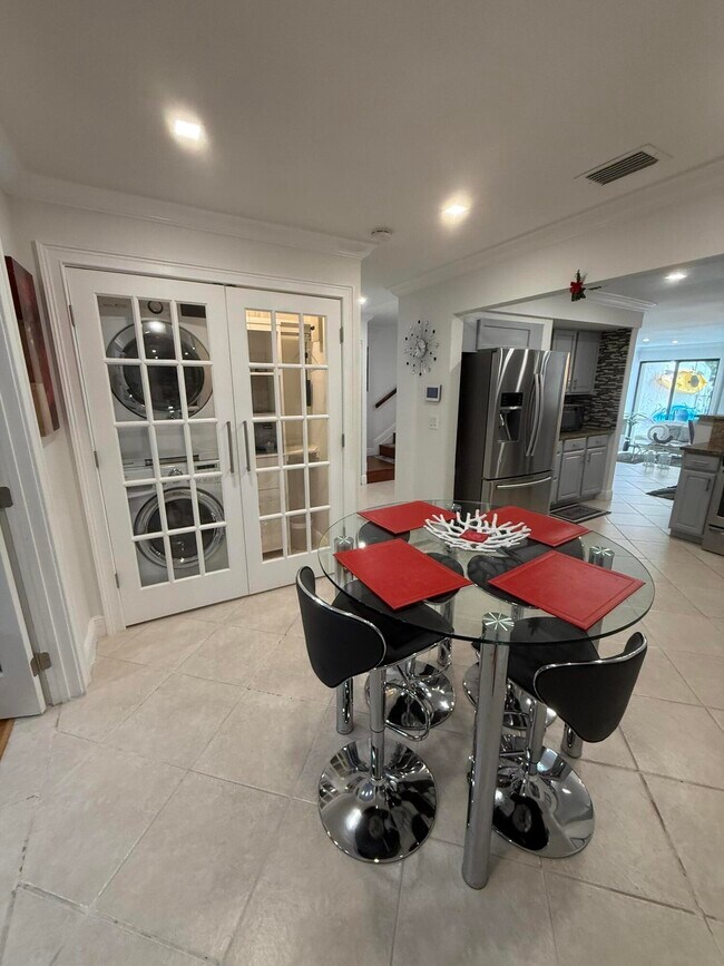 Building Photo - 12394 Westhampton Cir