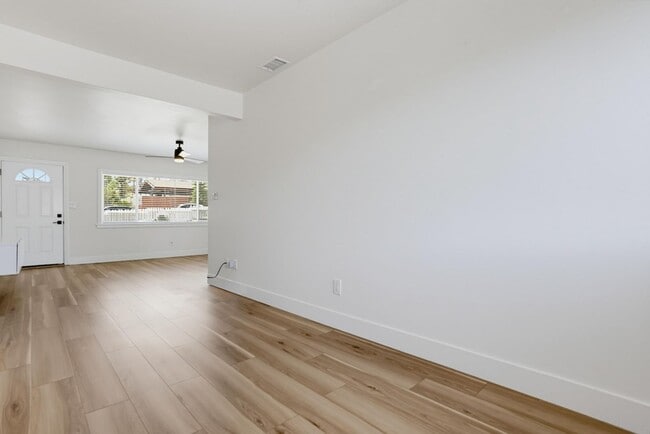 Building Photo - 1463 Sweetwater Ln