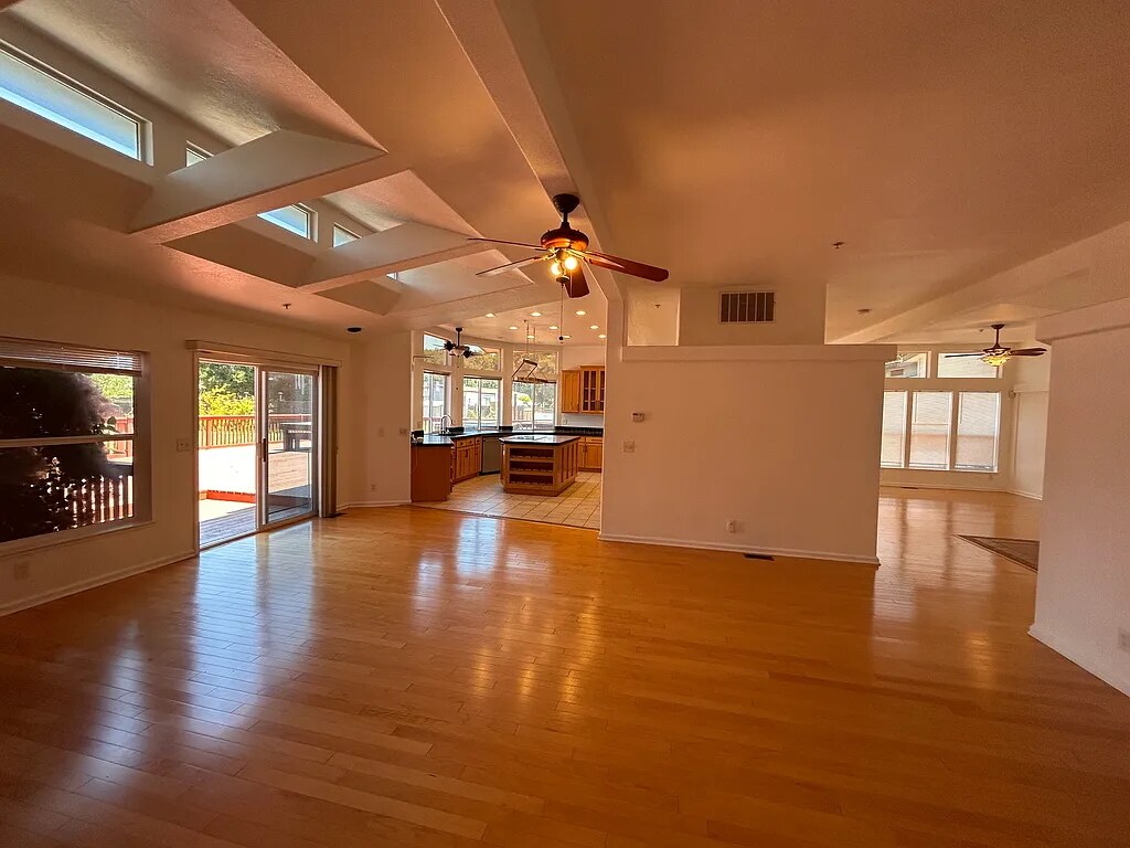 Living Room & Kitchen - 9385 Burchell Rd