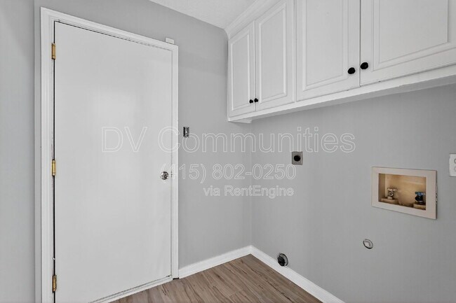 Building Photo - 16350 Many Trees Ln