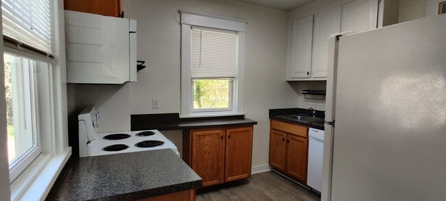 Building Photo - three bedroom home in Midlothian
