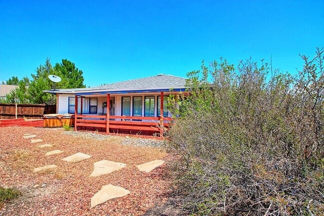 Building Photo - Charming 3-Bed, 2-Bath Home in Orchard Mesa