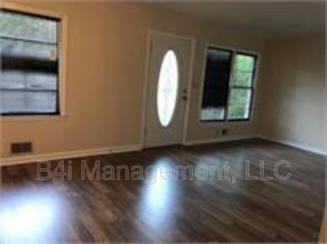 Building Photo - 1422 Lincoln Rd