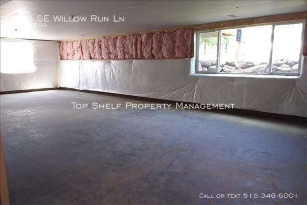 Building Photo - 2 bedroom, 2 bath Townhome