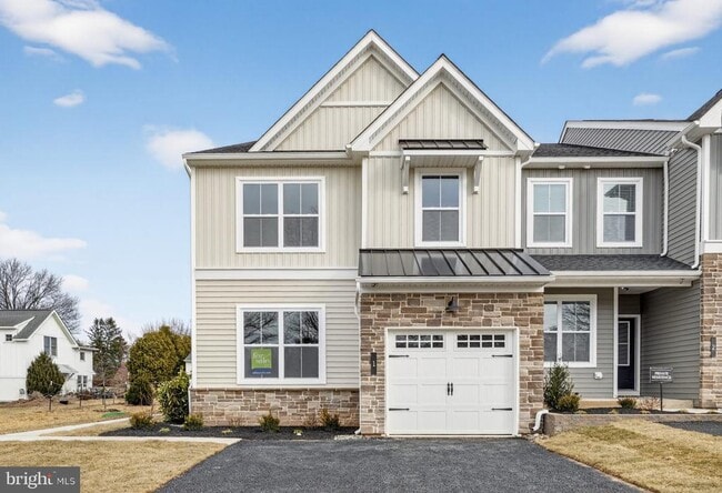 Building Photo - 12 Twelfth St