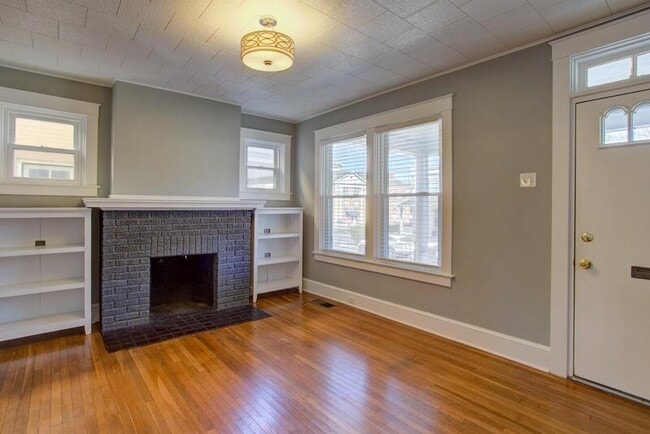 Building Photo - 930 Edgewood Ave