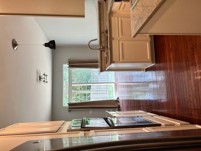 Building Photo - 10S449 Carrington Cir