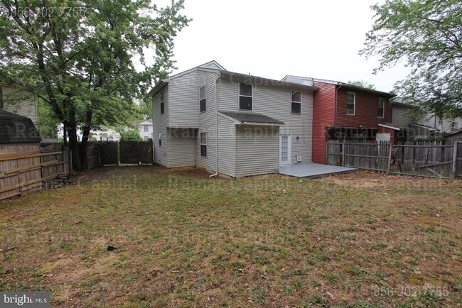 Building Photo - 207 Hampshire Rd