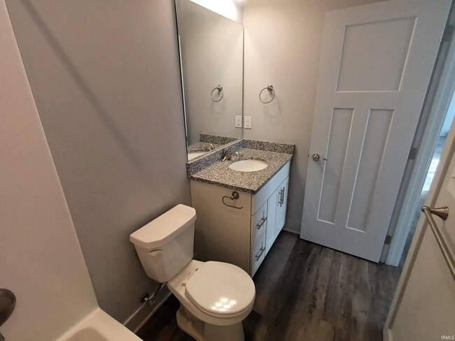 Building Photo - 1231 W Rangeview Cir