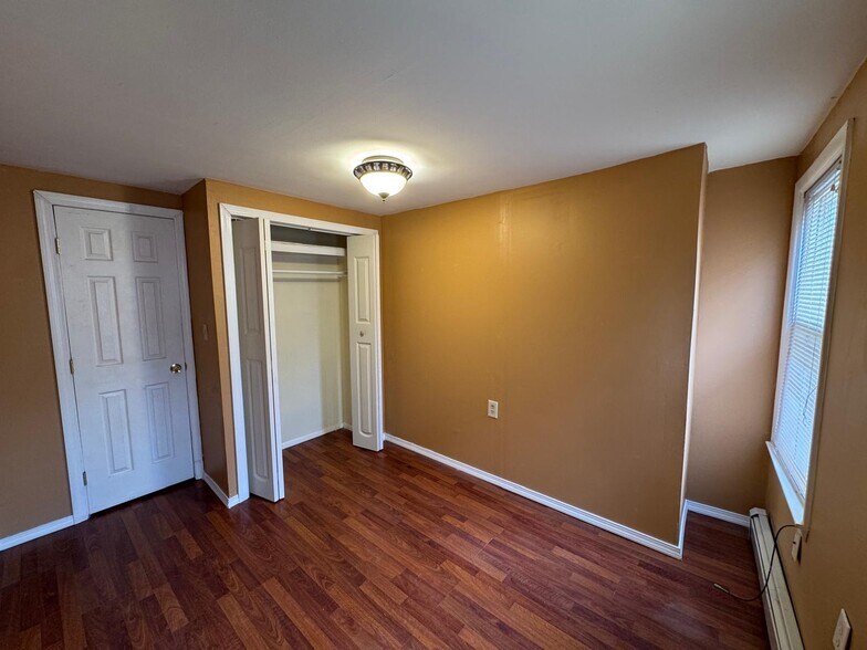 Building Photo - 14 Court St