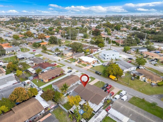 Building Photo - 310 SW 76th Ct