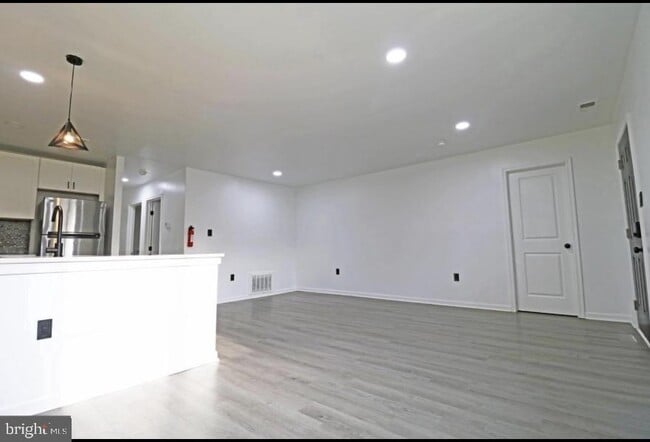 Building Photo - 511 Corinthian Ave