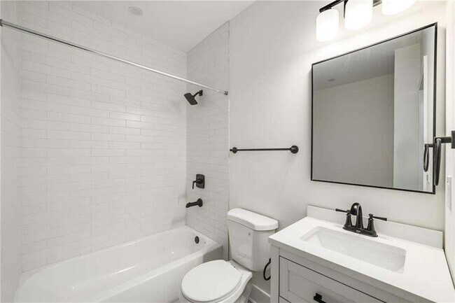 Building Photo - 936 Byron Dr SW
