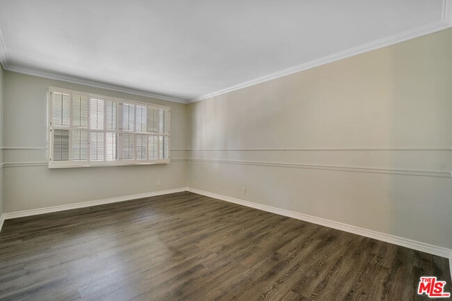 Building Photo - 12124 Goshen Ave