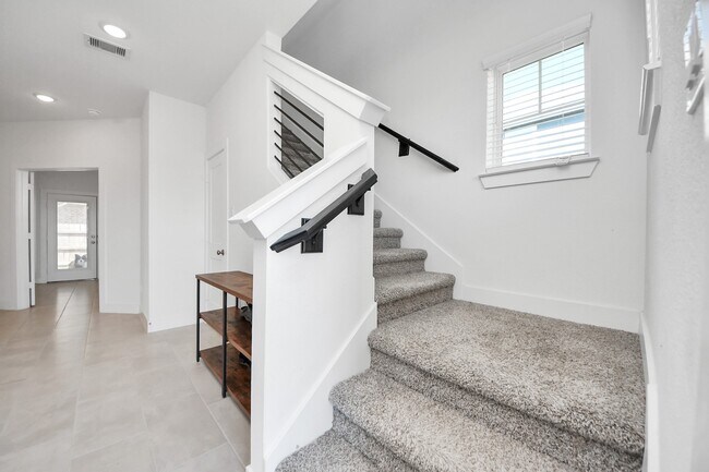 Building Photo - 7655 Jerrara Hts Ln