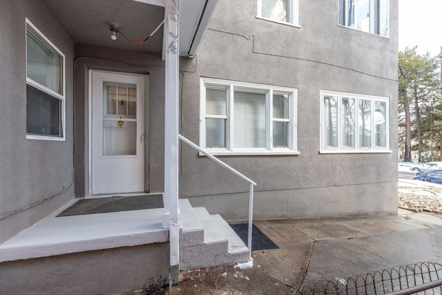 Building Photo - 431 1st Ave N