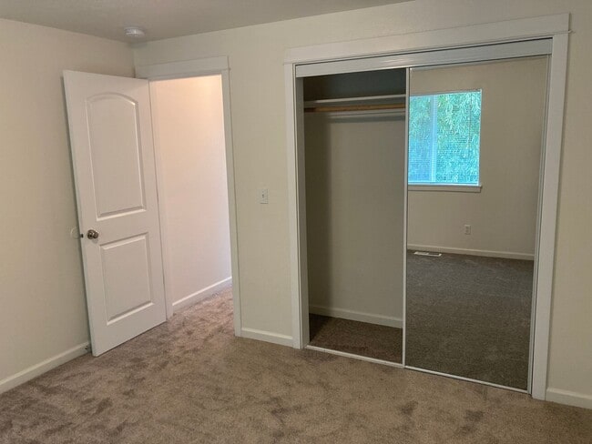 Building Photo - Three Bedroom Home, Landscaping Included!