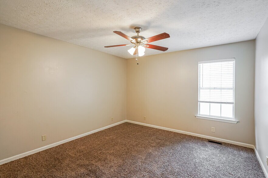 Building Photo - 4020 Calumet Dr