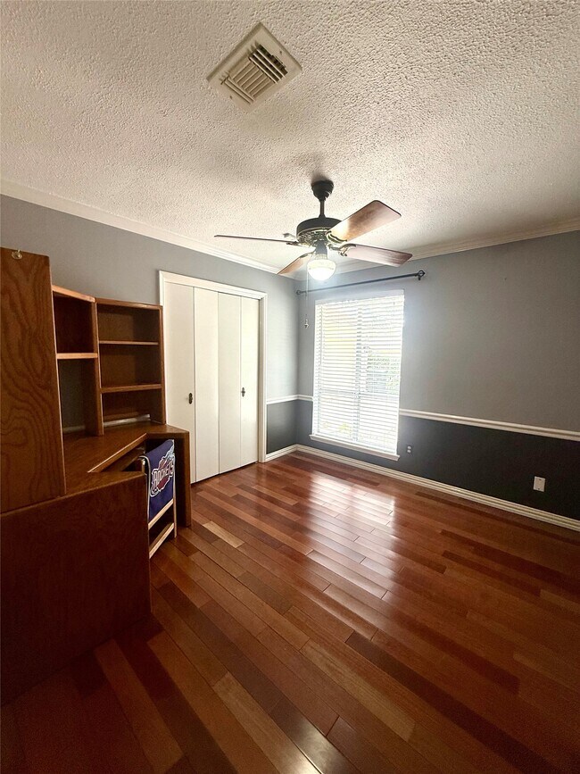 Building Photo - 14906 Brookpoint Dr