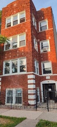 Building Photo - 1221 S Avers Ave