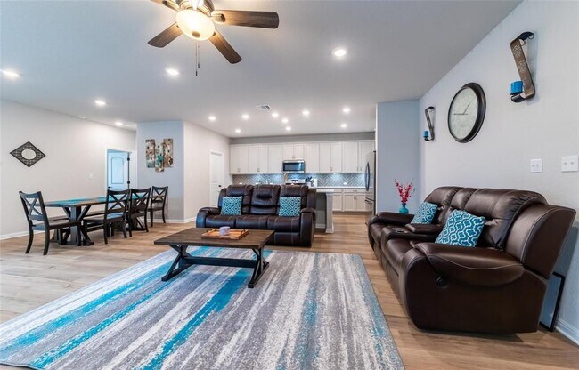 Building Photo - 2440 Berryville Ln