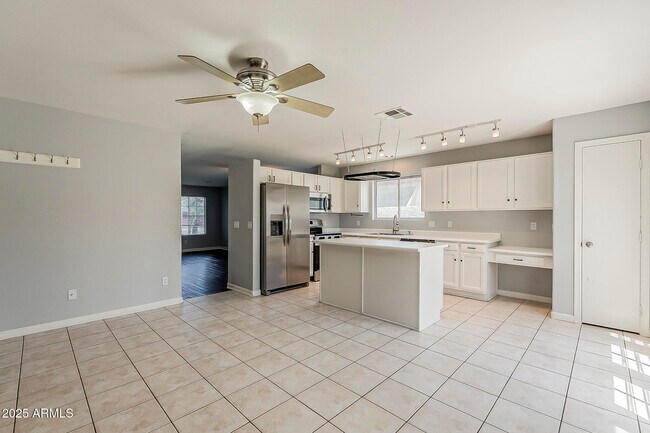 Building Photo - 3029 W Matthew Dr