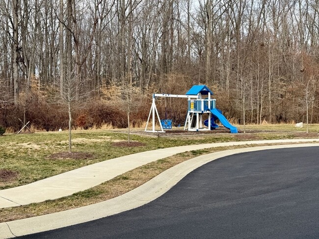 Building Photo - Welcome to the Village at Pine View!