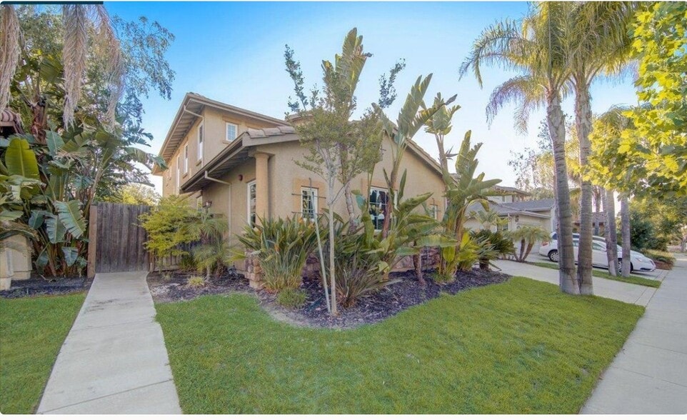 Building Photo - 333 Foothill Dr