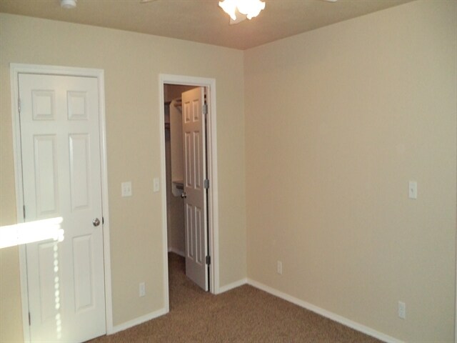 Building Photo - 1439 W Crenshaw St