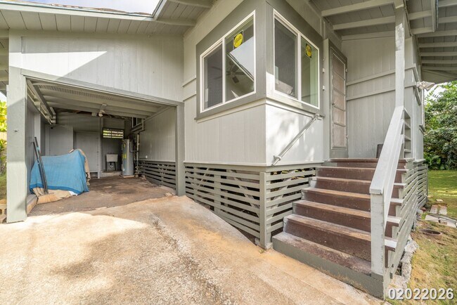 Building Photo - Fully Renovated 2BR/1BA/2 separate Carport Garage in Wahiawa Heights