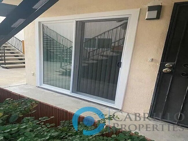 Building Photo - 4044 Wabash Ave