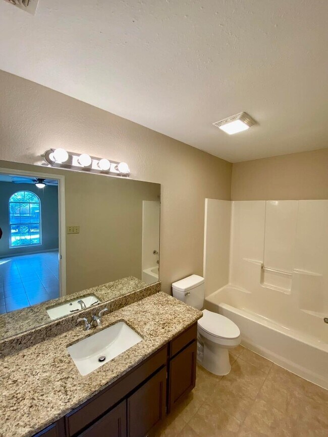 Building Photo - 928 Birney Dr