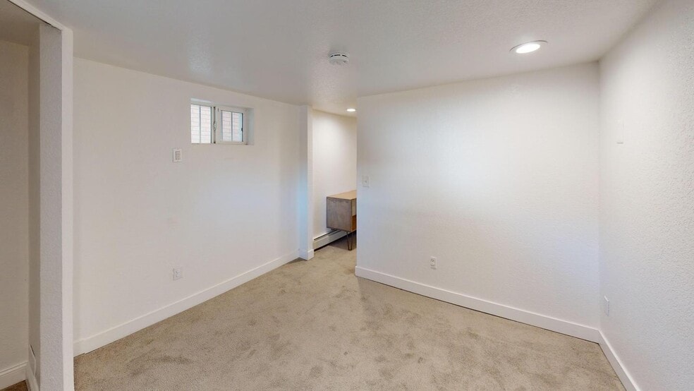 Building Photo - Stylish Governors' Park 1 bed/1 bath apart...