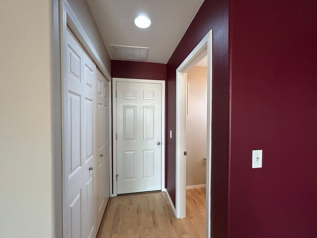 Building Photo - Gorgeous 4 Bed, 2.5 Bath House!