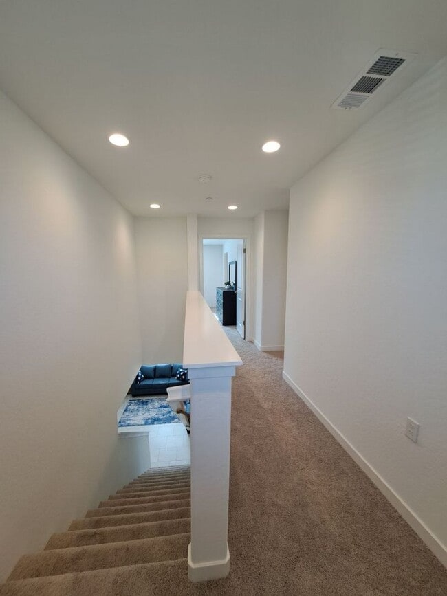 Building Photo - MOVE IN READY: Brand-New 2-Story Home with...
