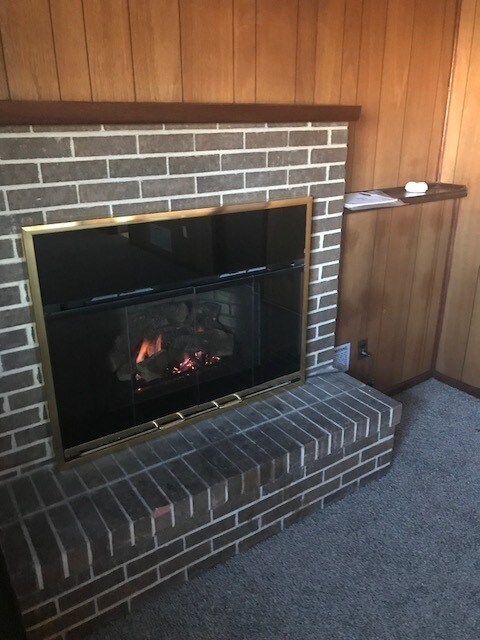 Building Photo - Cute Bi-Level 3 Bed/2 Bath Home!