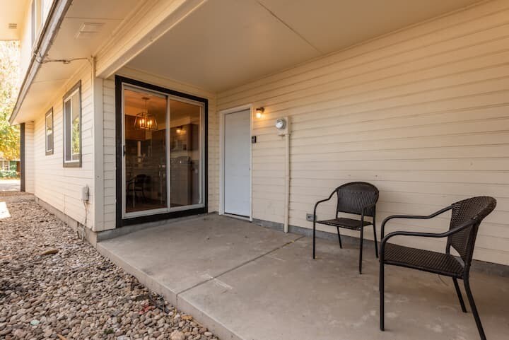 Patio - 3201 W Cherry Ln